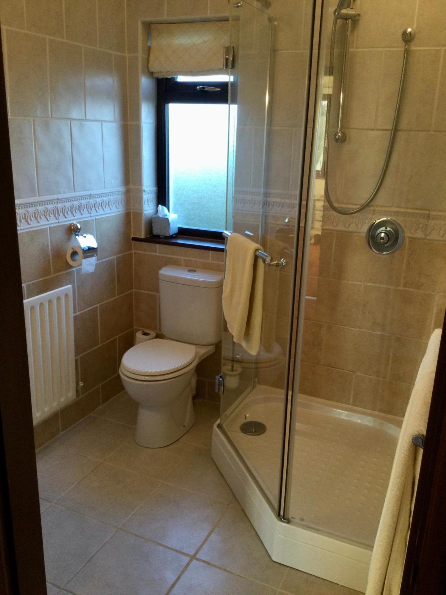 Corthna Lodge Schull Ngoại thất bức ảnh